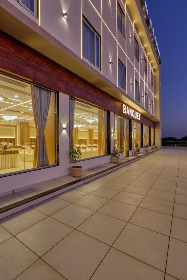 Unjha Hotel Decent المظهر الخارجي الصورة